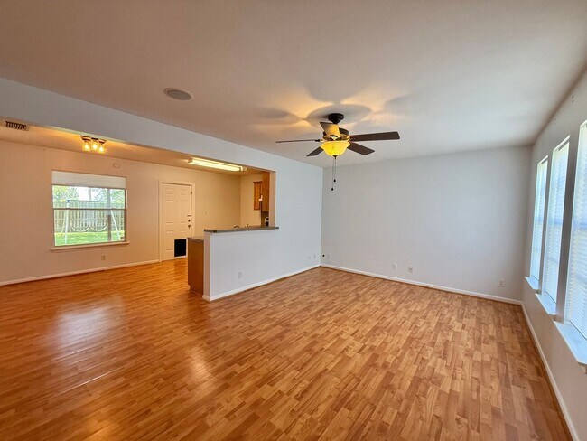 Foto del edificio - Great home in Saddle Brook