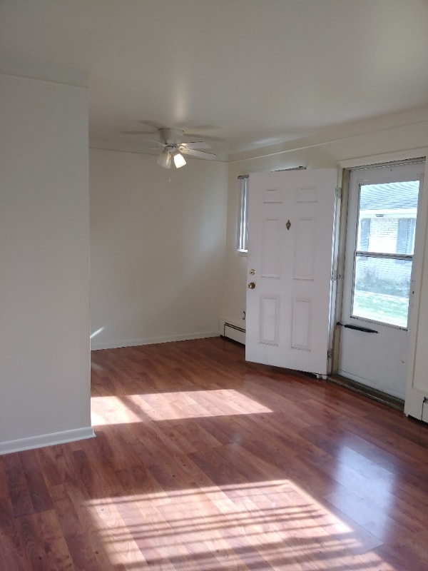 Building Photo - 3831 Devon Rd