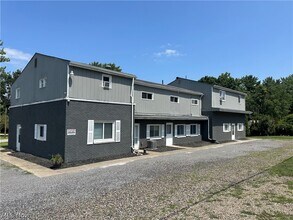 Building Photo - 5885 Youngstown Hubbard Rd