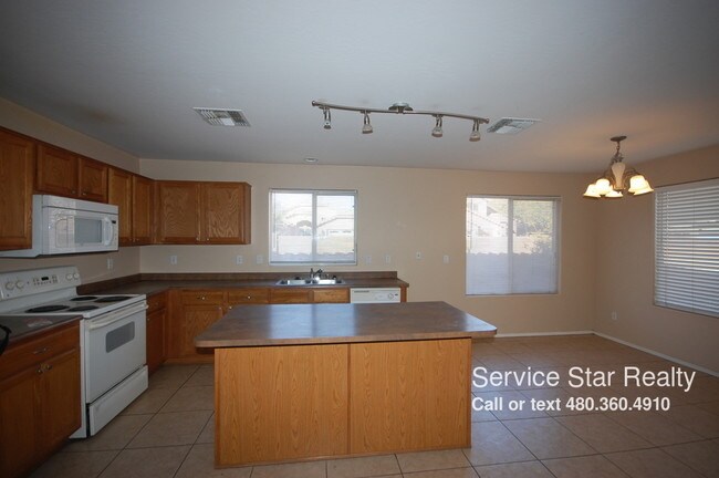 Foto del edificio - 6630 W Hess St