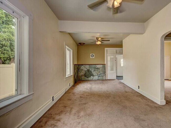 Building Photo - 23 E Ada Ave