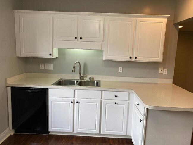 Building Photo - 3877 Sugar Creek Dr