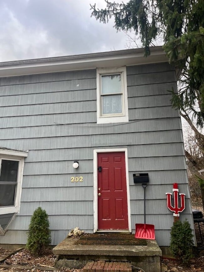 Foto del edificio - 5 bedroom, 2 bath home- Available August 2026!