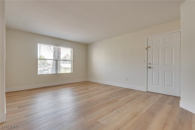 Building Photo - 5055 W Hacienda Ave