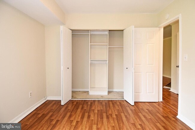 Foto del edificio - 5476 Cedar Ln