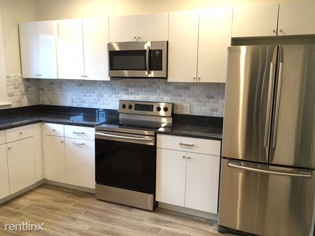 Building Photo - 2 br, 1 bath  - 90 Bristol St Apt 9