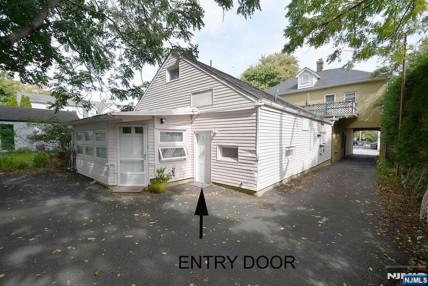 Primary Photo - 318 Harrington Ave