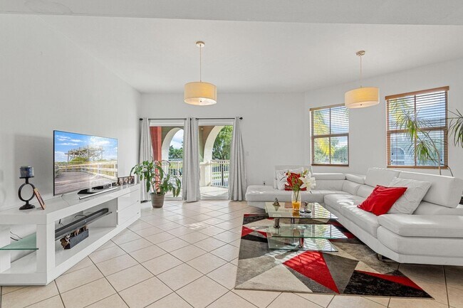 Foto del edificio - 11002 NW 83rd St