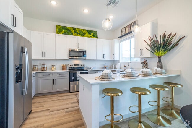 Interior Photo - Bungalows on Cottonwood