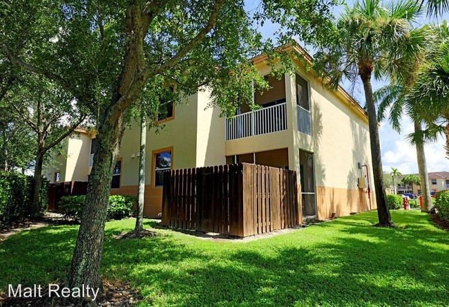 Building Photo - 15361 Bellamar Cir