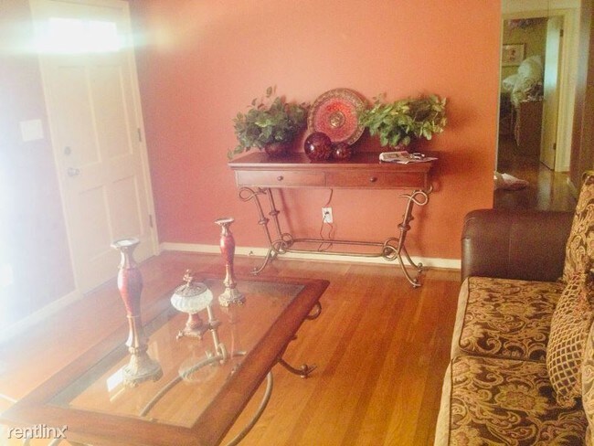 Foto del edificio - 3 br, 1 bath House - 2235 Anderson Street