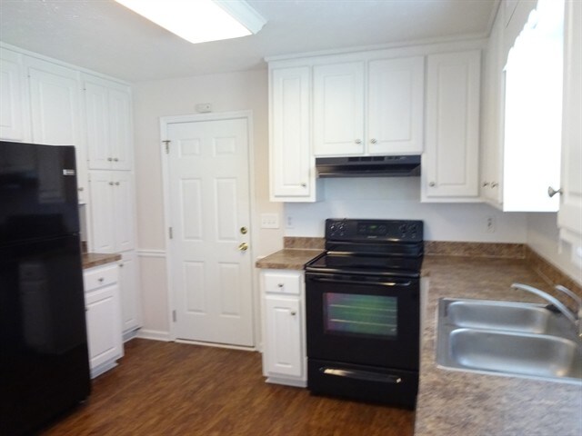 Foto del edificio - 1715 Rose Pointe Drive