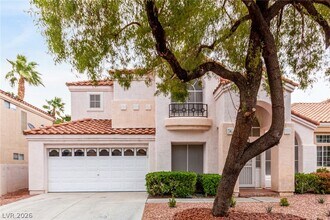 Building Photo - 2412 Shady Vista Dr