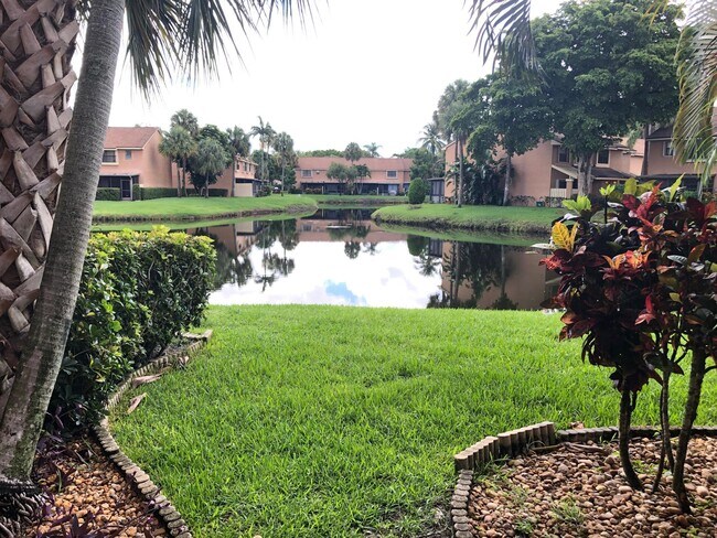 Building Photo - 3711 Carambola Cir N