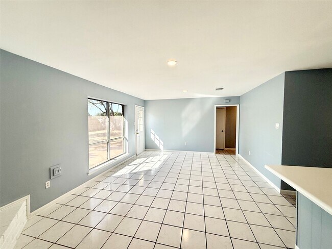 Foto del edificio - 5359 Friar Tuck Dr