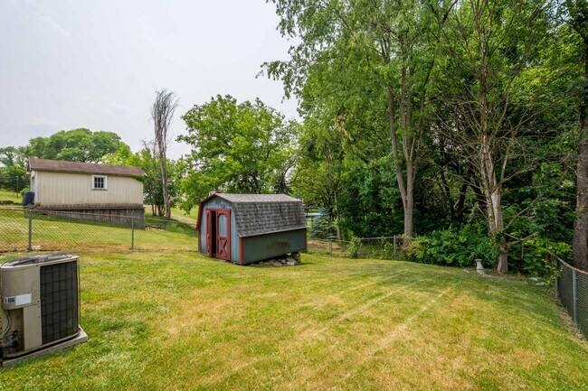 Foto del edificio - AVAILABLE MAY 1ST! GORGEOUS 3 BEDROOM IN CARNEGIE!!