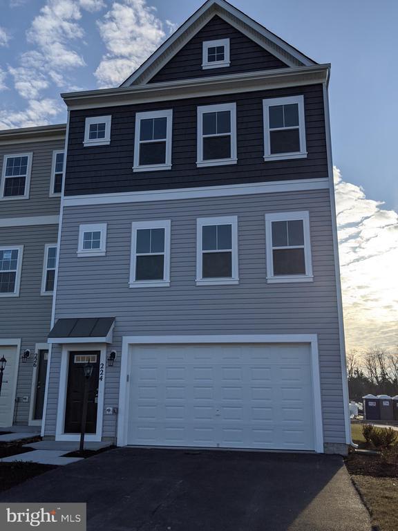 Building Photo - 224 Parkland Dr