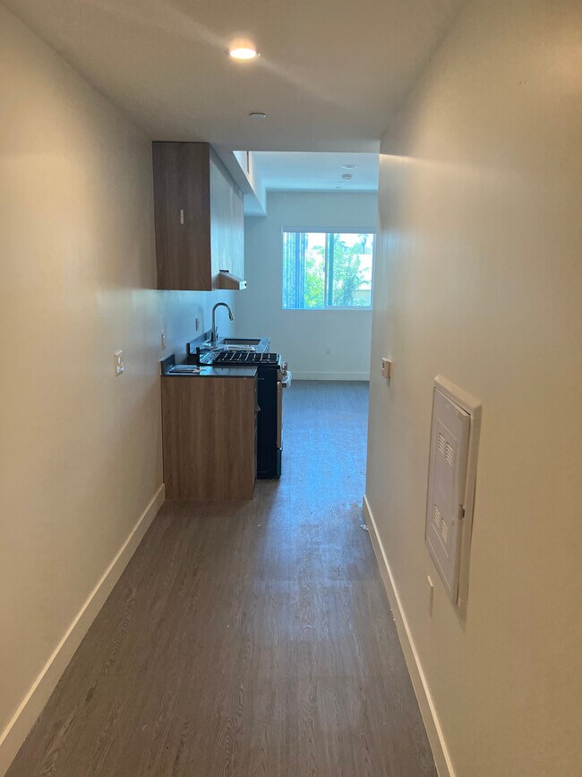 1950 S Normandie Ave, Los Angeles, CA 90007 1950 S Normandie Ave Los