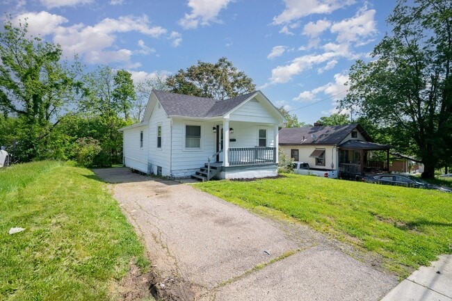 Building Photo - 3728 Standish Ave