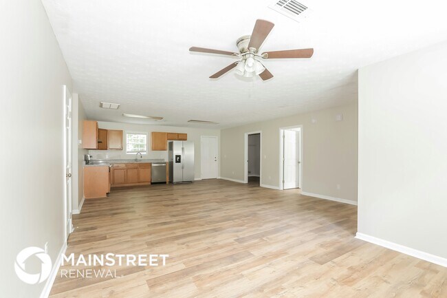 Building Photo - 240 Elm Pl