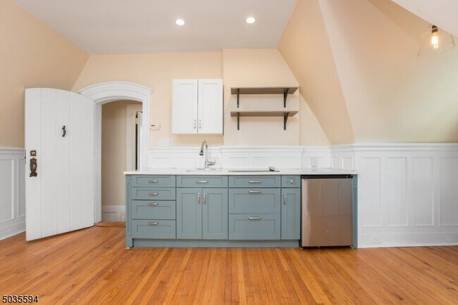 Building Photo - 89 Clinton Ave