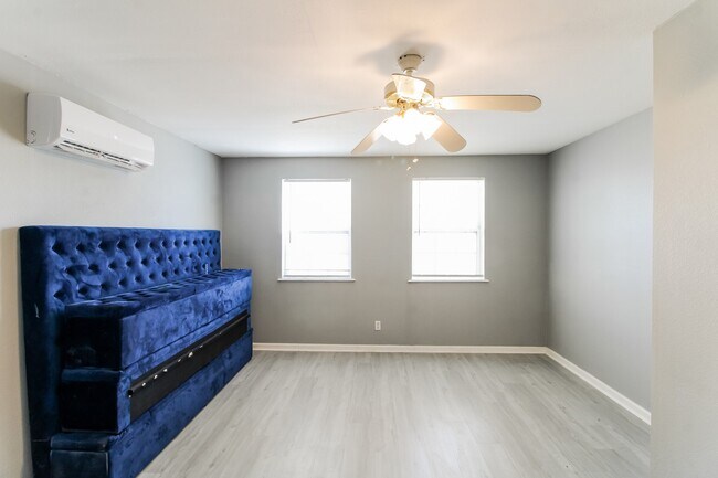 Foto del edificio - 610 Avenue H