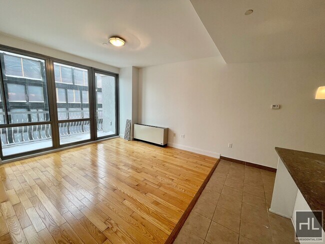 Building Photo - 110 4TH AVENUE 7B