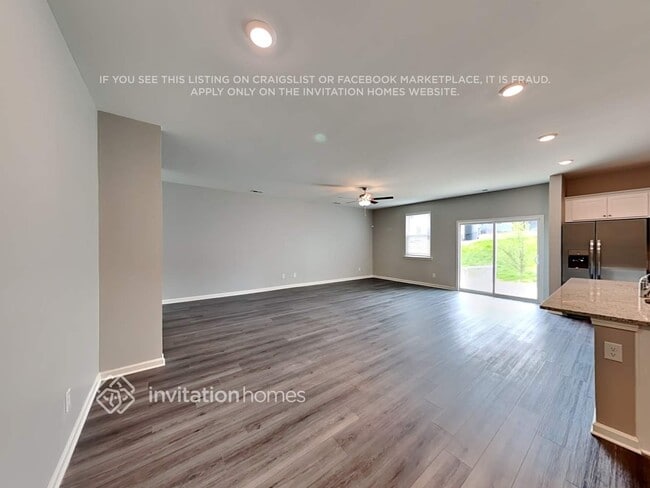 Foto del edificio - 136 Webster Cir