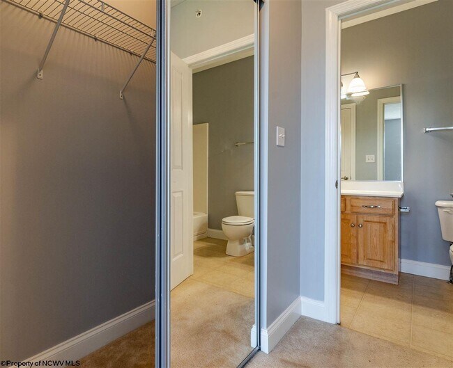 Closet - 2626 Suncrest Vlg