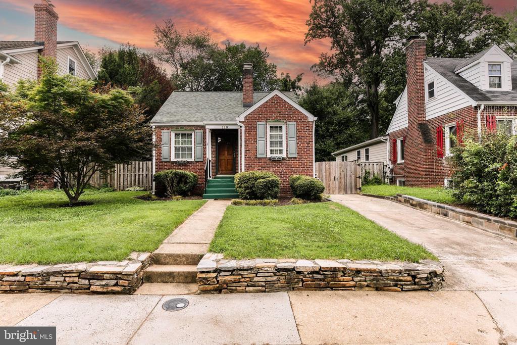 Primary Photo - 119 W George Mason Rd