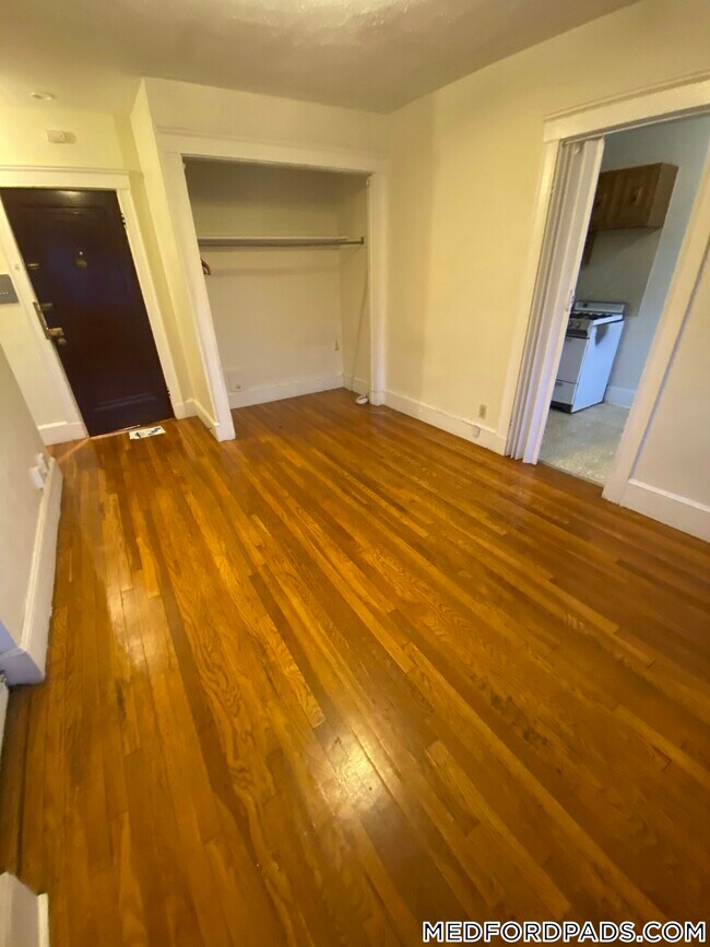 Building Photo - 63 Fellsway W