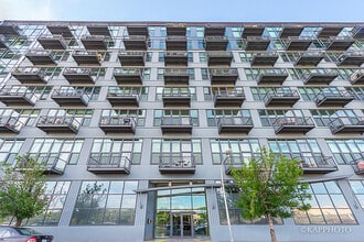 Building Photo - 1224 W Van Buren St