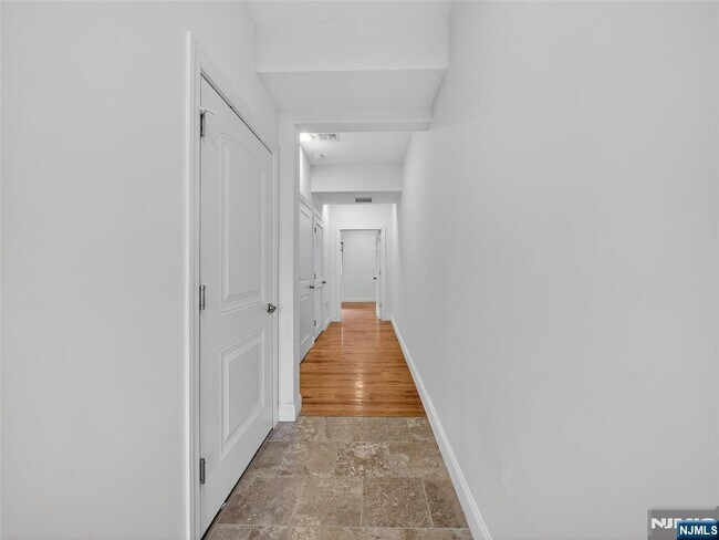Foto del edificio - 524 Harrison Ave
