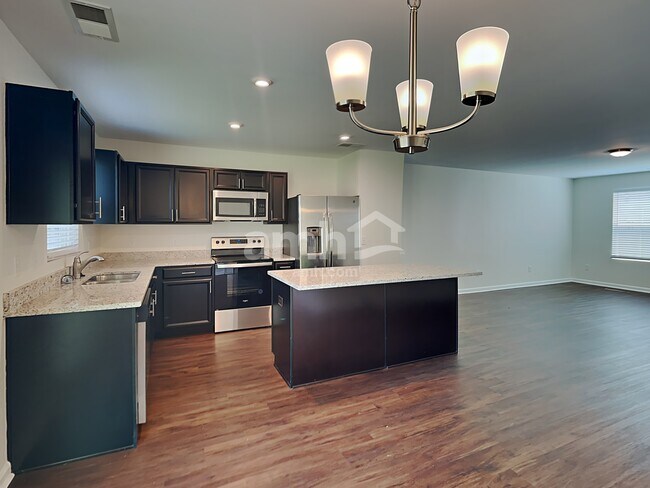 Foto del edificio - 204 Castlebrook Dr