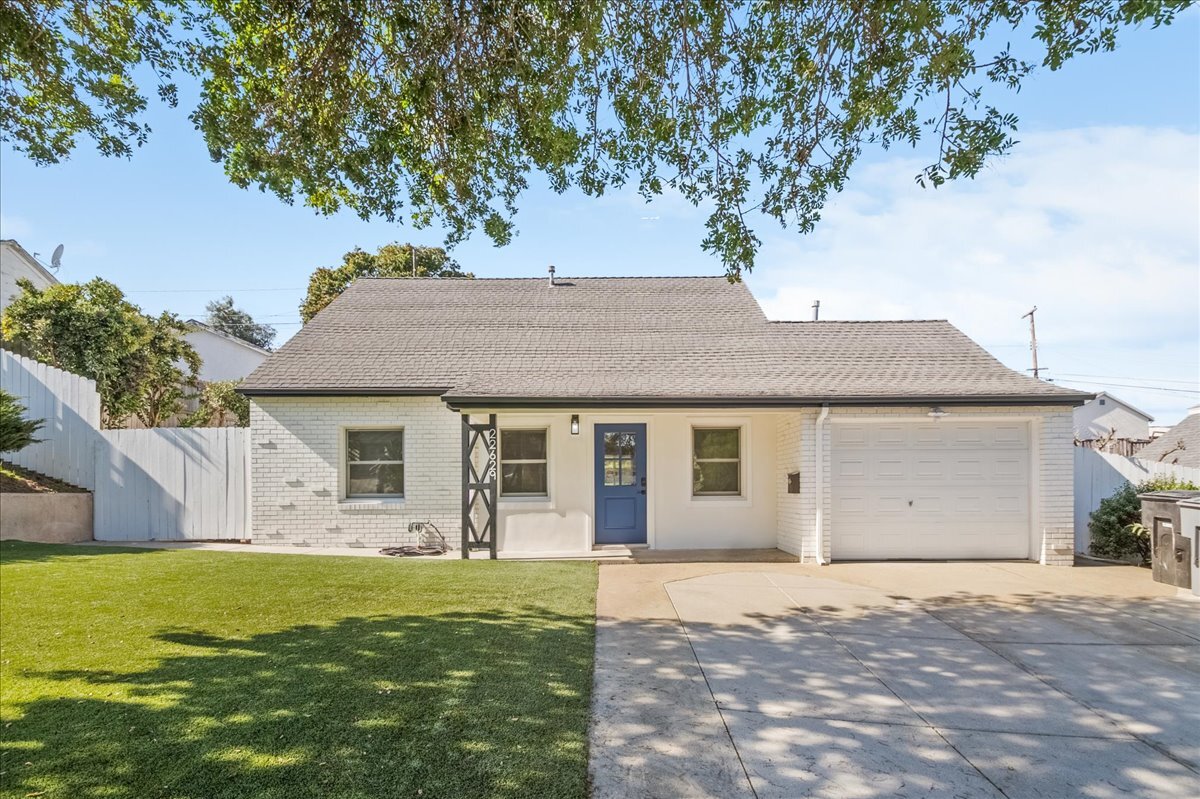 Primary Photo - 22629 Ellinwood Dr