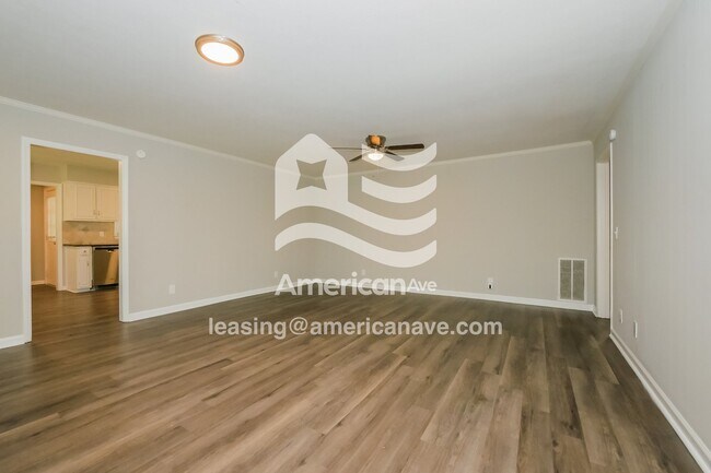 Foto del edificio - 4302 Castlewood Pkwy