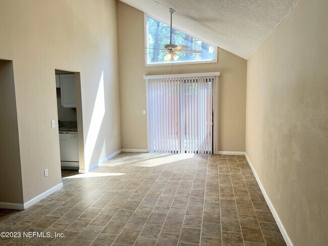 Foto del edificio - 8160 San Jose Manor Dr E