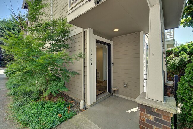 Foto del edificio - 2bd/2.5ba Seattle Townhome