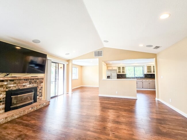 Building Photo - 3BD 2BA Rambler