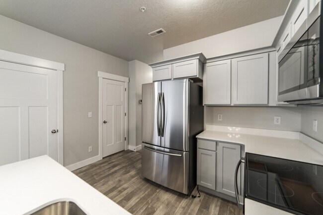 Foto del edificio - 619 N Emery Ln