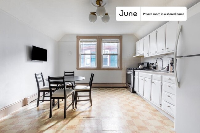 Foto del edificio - Room in Shared 3 bed/1 bath home