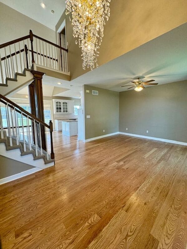 Building Photo - 5404 NE Holiday Dr