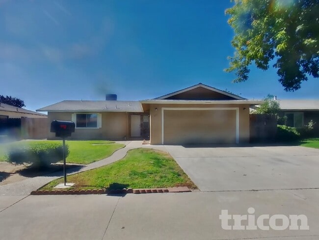 Foto del edificio - 405 Pirinen Ln