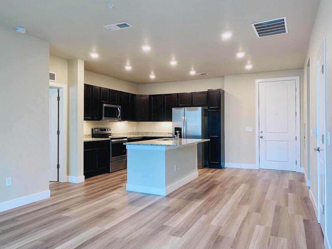 Foto principal - 14351 E Tennessee Ave