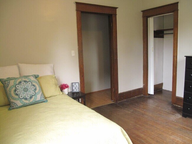 Foto del edificio - 409 Dryden Rd