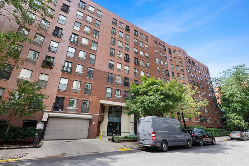 Photo - 711 W Gordon Terrace (Chicago, IL)