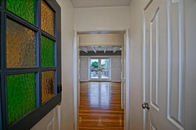 Building Photo - 110 Via Los Altos