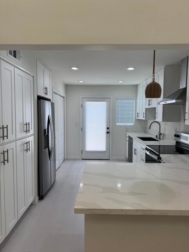 Foto del edificio - 47965 Oasis Ct