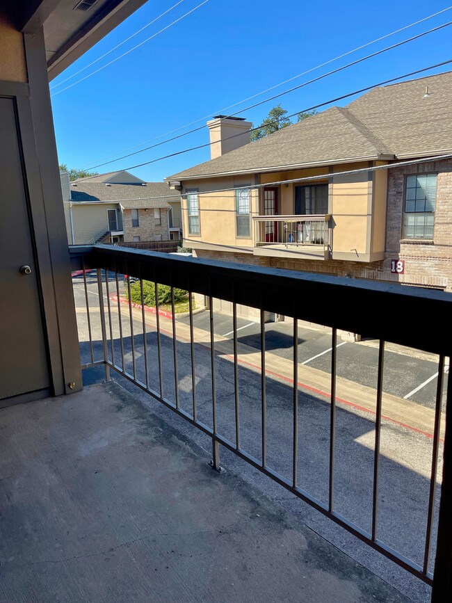 Foto del edificio - 11839 Parliament Dr