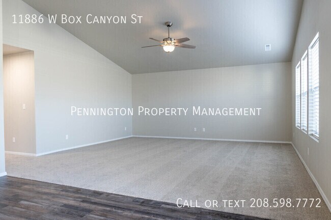 Foto del edificio - 11886 W Box Canyon St-